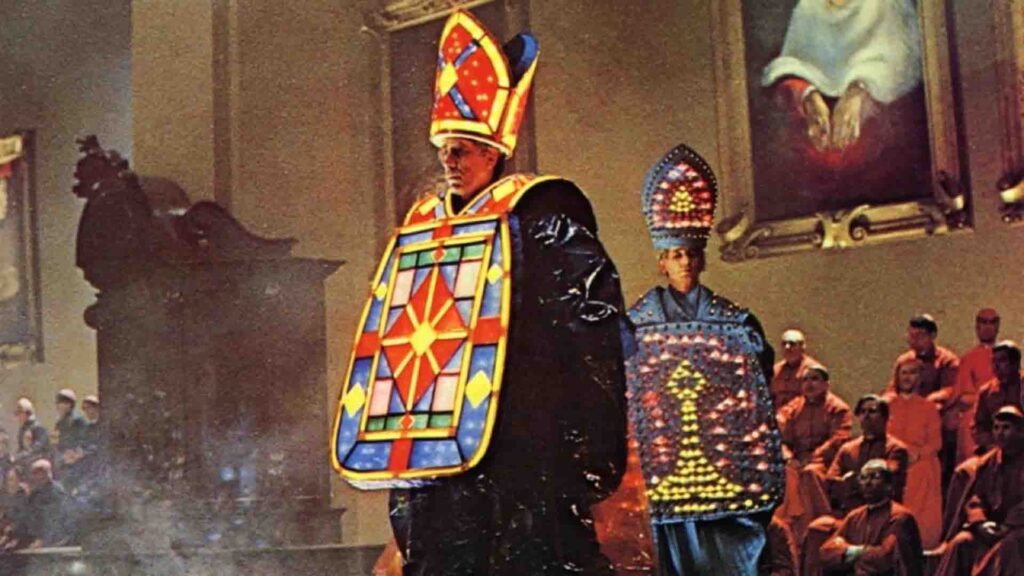 Il cinema di Federico Fellini - La sfilata di moda ecclesiastica in Roma (1972)