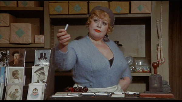 La tabaccaia (Maria Antonietta Beluzzi) in “Amarcord” (1973)